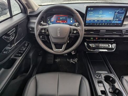 New 2026 Lincoln Corsair Premiere image 13