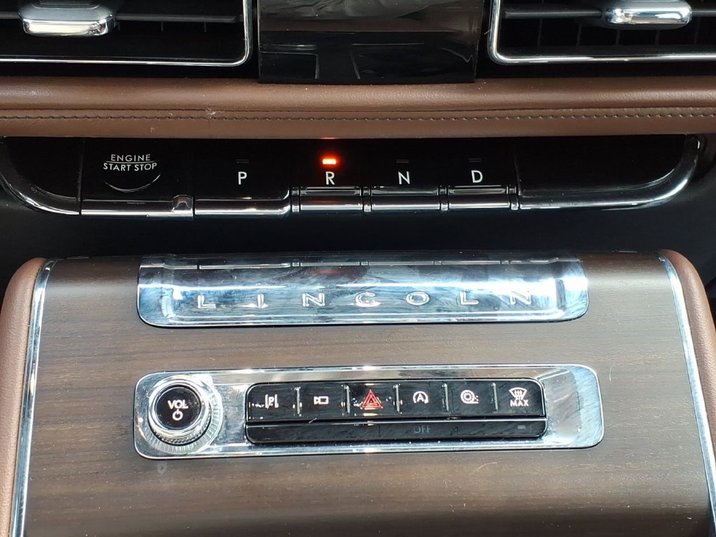 Used 2025 Lincoln Aviator Reserve w/ Jet Appearance Package AWD/4WD image 22