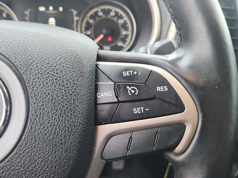 Used 2014 Jeep Cherokee Latitude w/ Cold Weather Group image 14