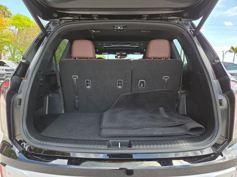 Used 2024 Kia Telluride EX w/ EX Captain's Chair Package image 16