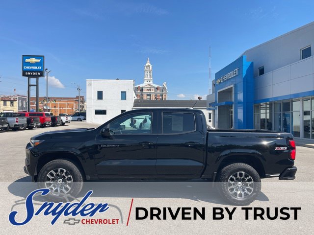 Used 2024 Chevrolet Colorado Z71 w/ Z71 Convenience Package 2 AWD/4WD image 1