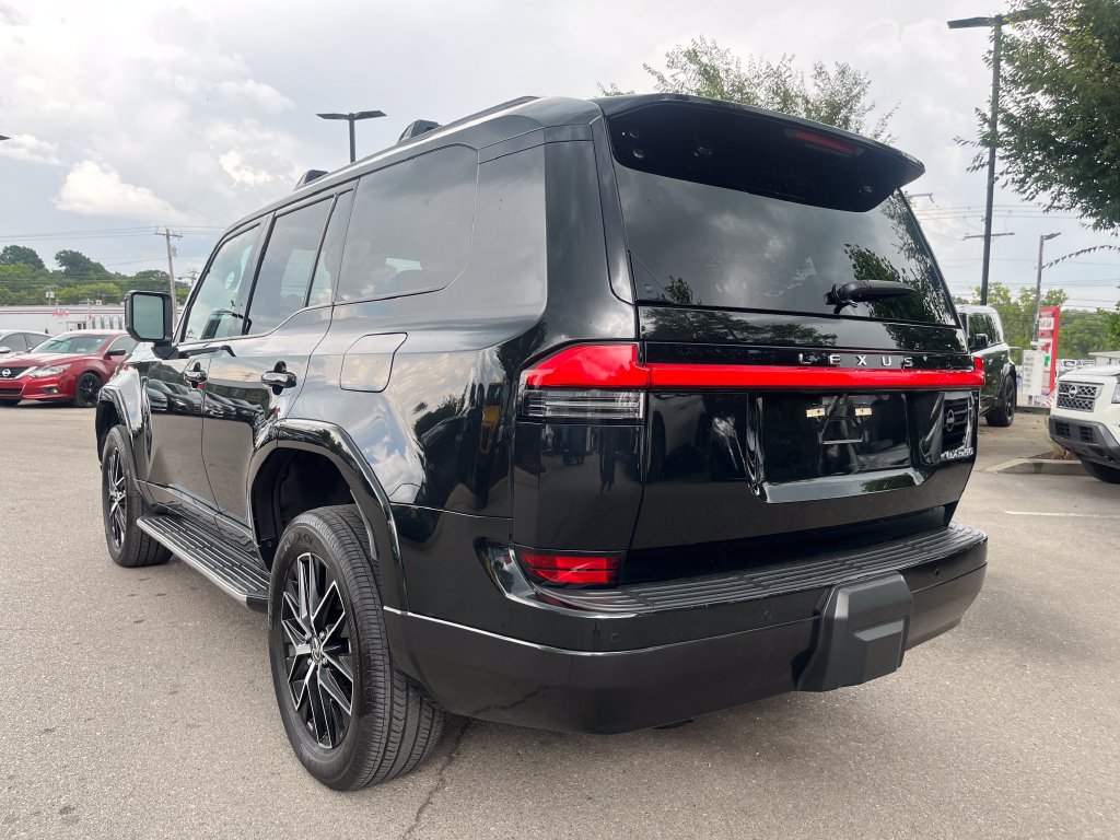 Used 2024 Lexus GX 550 w/ Accessory Package (2T) AWD/4WD image 3