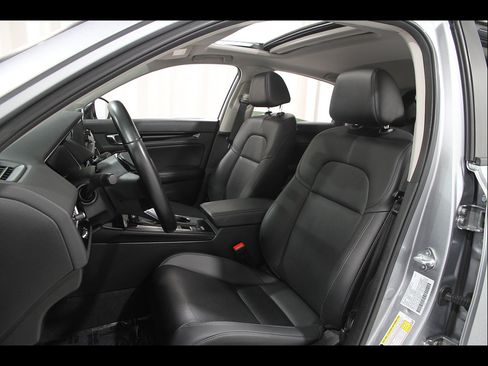 Used 2023 Honda Civic EX-L image 5