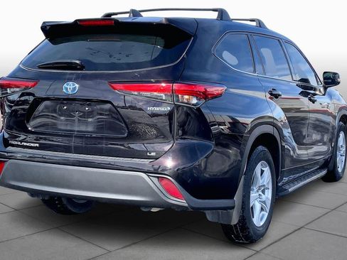 Used 2022 Toyota Highlander LE image 13