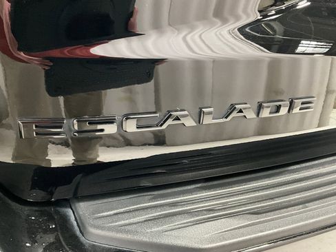 Used 2022 Cadillac Escalade ESV Sport Platinum w/ LPO, ONYX Package image 30