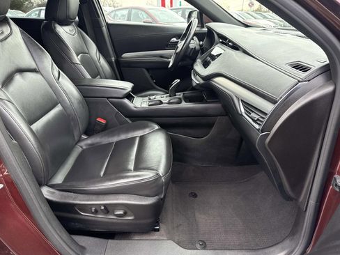 Used 2023 Cadillac XT4 Premium Luxury image 25