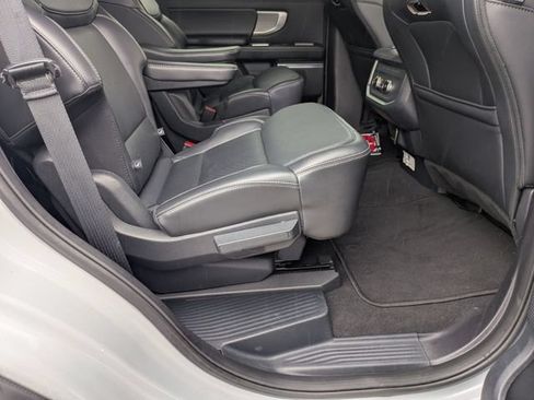 Used 2025 Ford Expedition Platinum AWD/4WD image 39