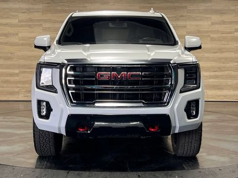 Used 2024 GMC Yukon XL AT4 w/ AT4 Premium Plus Package AWD/4WD image 8