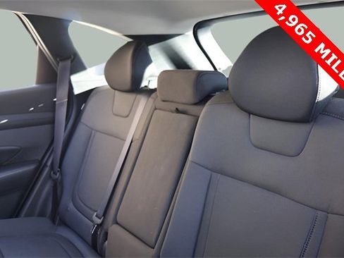 Used 2025 Hyundai Tucson SE image 13