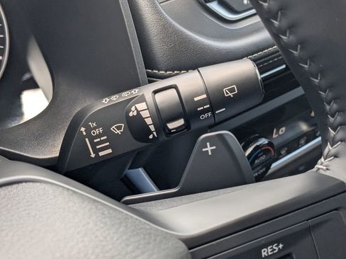 Used 2025 Nissan Rogue SV FWD image 26