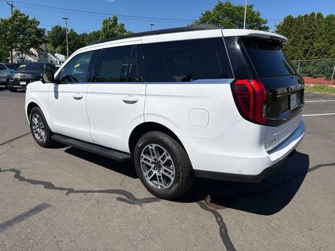 Used 2025 Ford Expedition Active AWD/4WD image 5