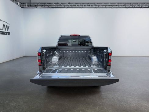 Used 2025 Nissan Frontier SV AWD/4WD image 21