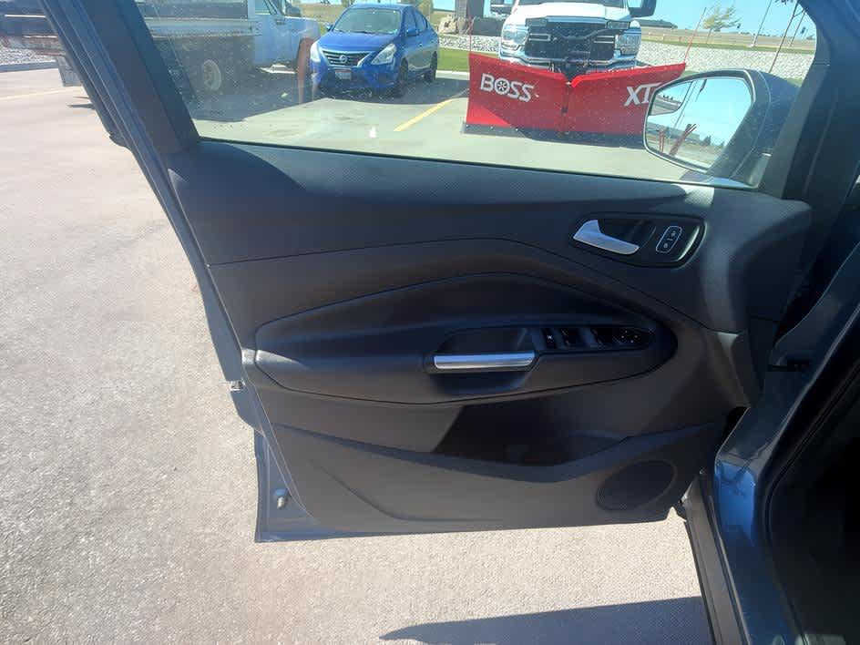 Used 2018 Ford Escape SE FWD image 9