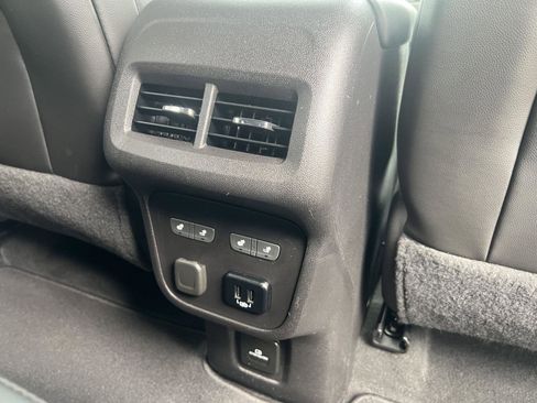 Used 2018 Chevrolet Equinox Premier AWD/4WD image 15