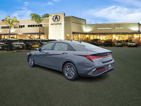 Used 2024 Hyundai Elantra SEL FWD image 5