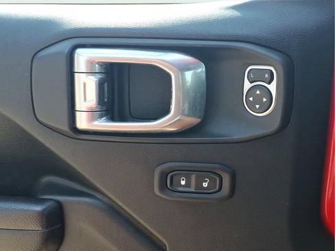 Used 2018 Jeep Wrangler Sport AWD/4WD image 16