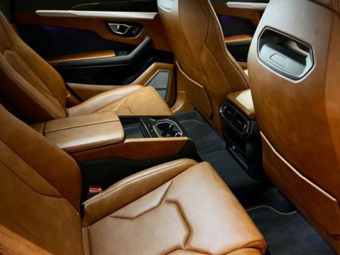 Used 2022 Lamborghini Urus image 23