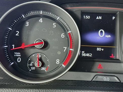 Used 2016 Volkswagen Golf 4-Door FWD image 14