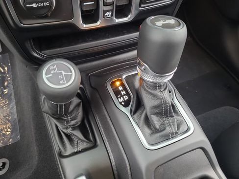 New 2026 Jeep Wrangler Unlimited Sahara AWD/4WD image 19