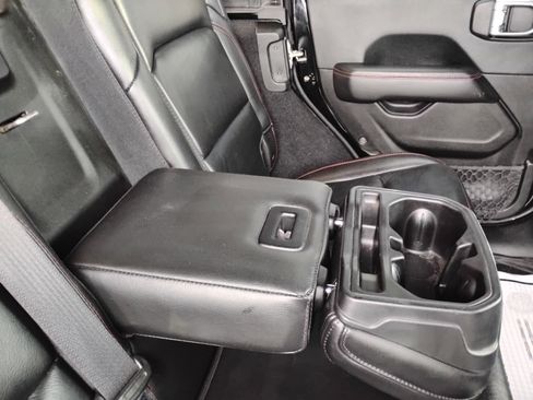 Used 2018 Jeep Wrangler Unlimited Rubicon image 18