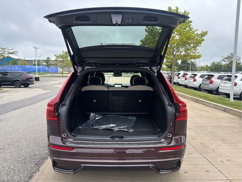 Used 2026 Volvo XC60 B5 Plus w/ Protection Package Premier AWD/4WD image 12