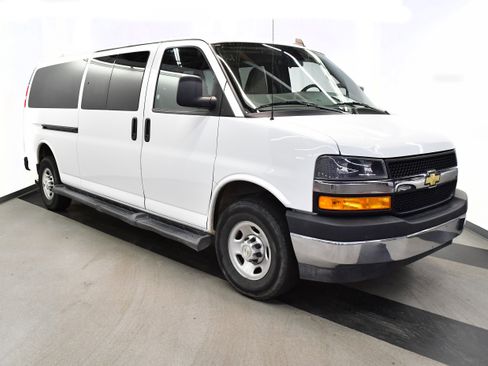 Used 2024 Chevrolet Express 3500 LT w/ LT Preferred Equipment Group RWD image 2