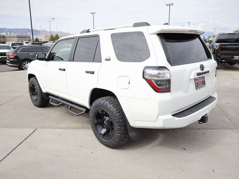 Used 2020 Toyota 4Runner SR5 AWD/4WD image 4