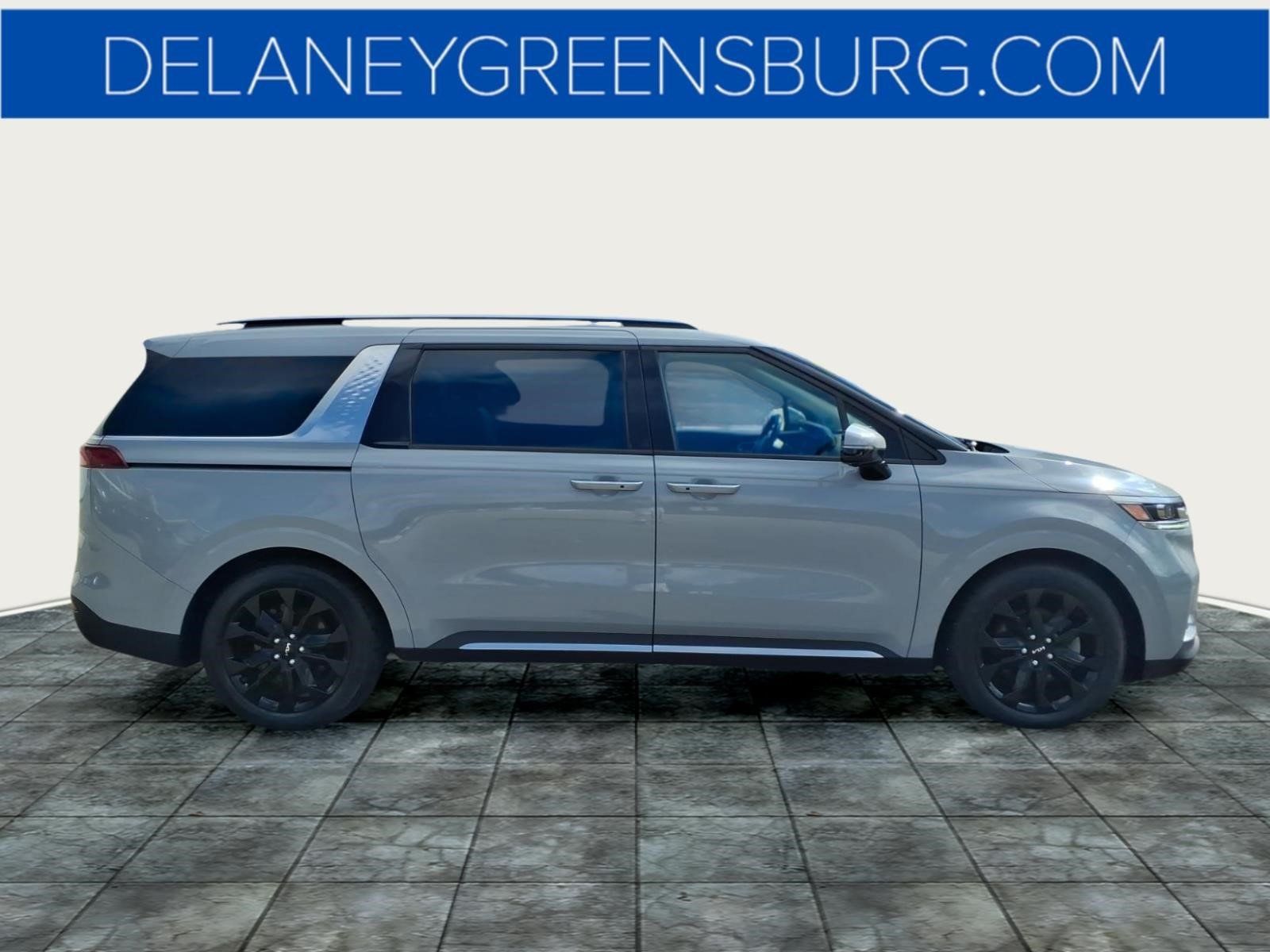 Used 2023 Kia Carnival SX Prestige FWD image 2