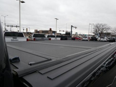 Used 2017 Ford F150 Platinum w/ Equipment Group 701A Luxury image 23