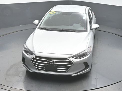 Used 2018 Hyundai Elantra SE w/ Cargo Package image 39