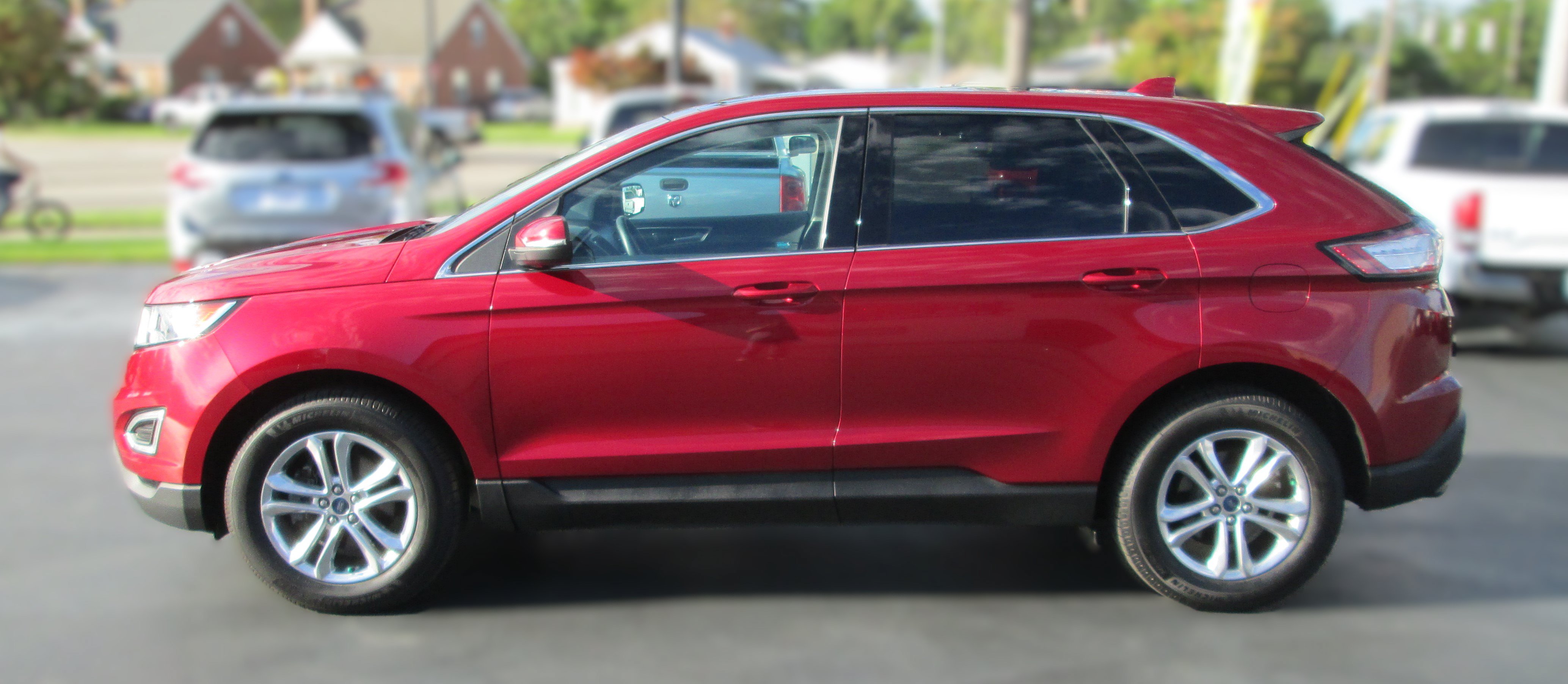Used 2017 Ford Edge SEL w/ Equipment Group 201A FWD image 4