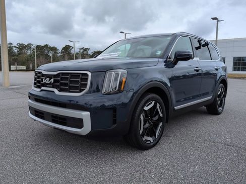 Used 2025 Kia Telluride S image 9