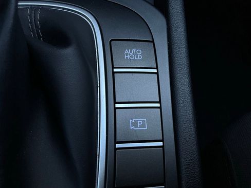 Used 2025 Hyundai Kona SEL image 25