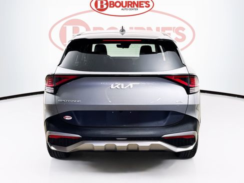 Used 2023 Kia Sportage LX AWD/4WD image 9