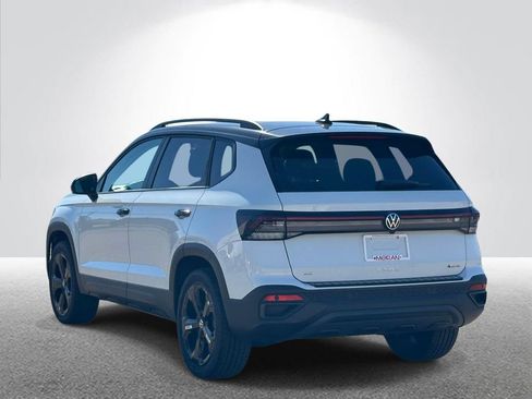 New 2025 Volkswagen Taos SE AWD/4WD image 3