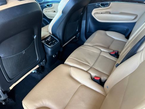 Used 2019 Volvo XC90 T6 Momentum w/ Advanced Package image 14