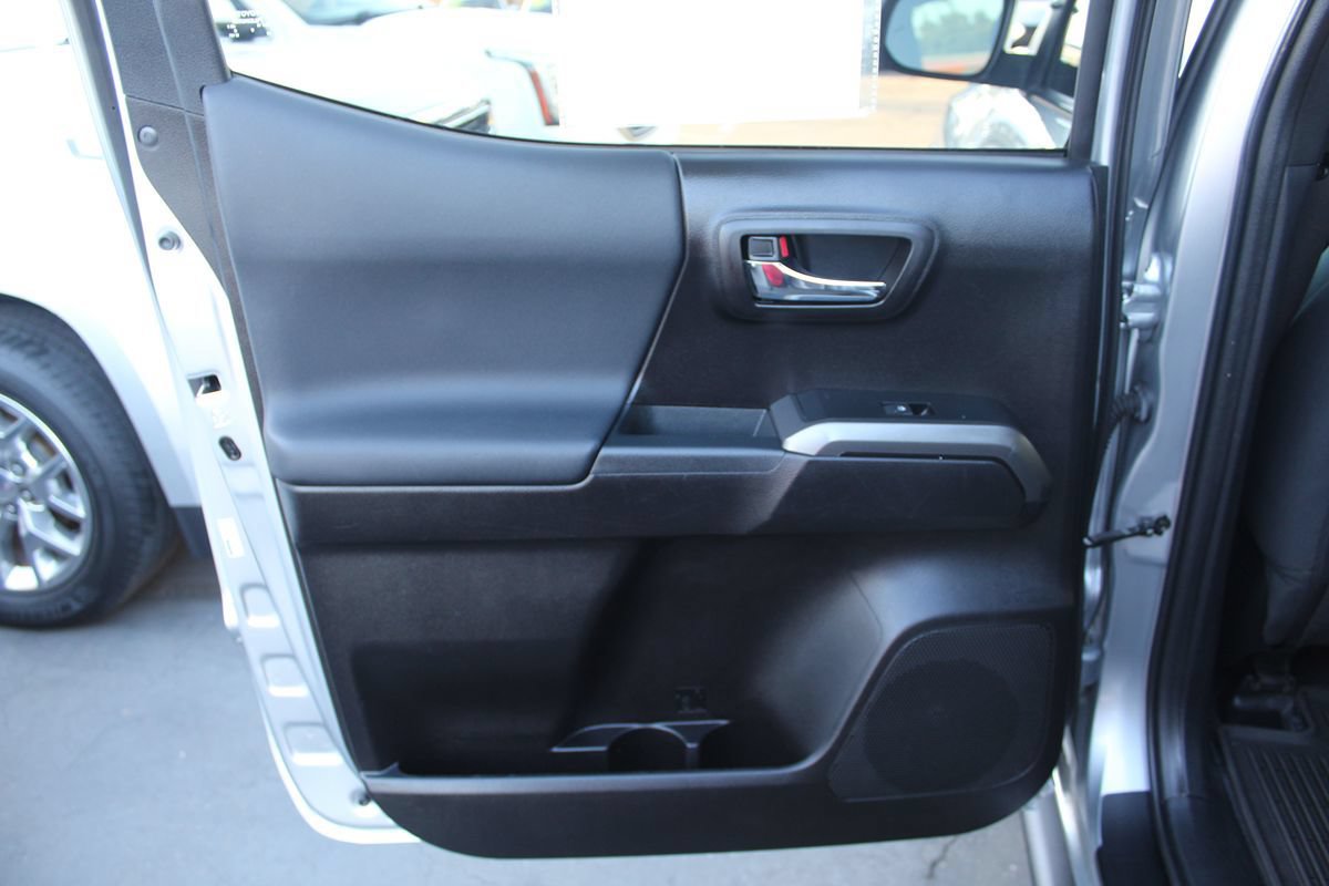 Used 2021 Toyota Tacoma TRD Sport w/ Technology Package AWD/4WD image 25