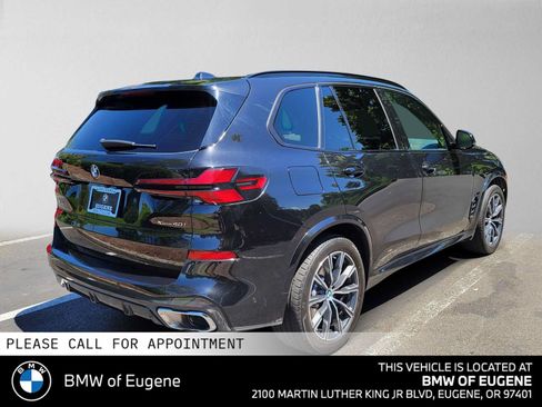 Used 2024 BMW X5 xDrive40i w/ M Sport Package AWD/4WD image 3