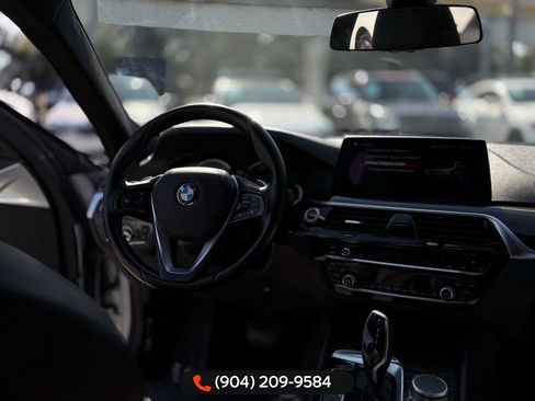 Used 2018 BMW 530e w/ Premium Package 2 image 18