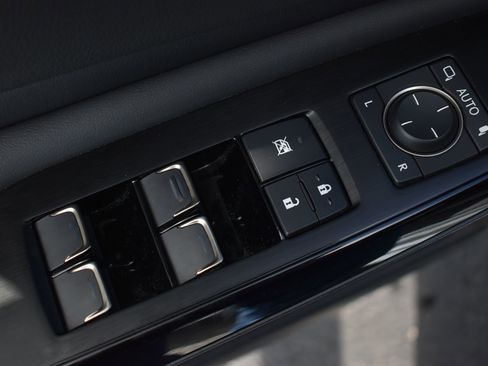 Used 2023 Lexus ES 300h Ultra Luxury image 11