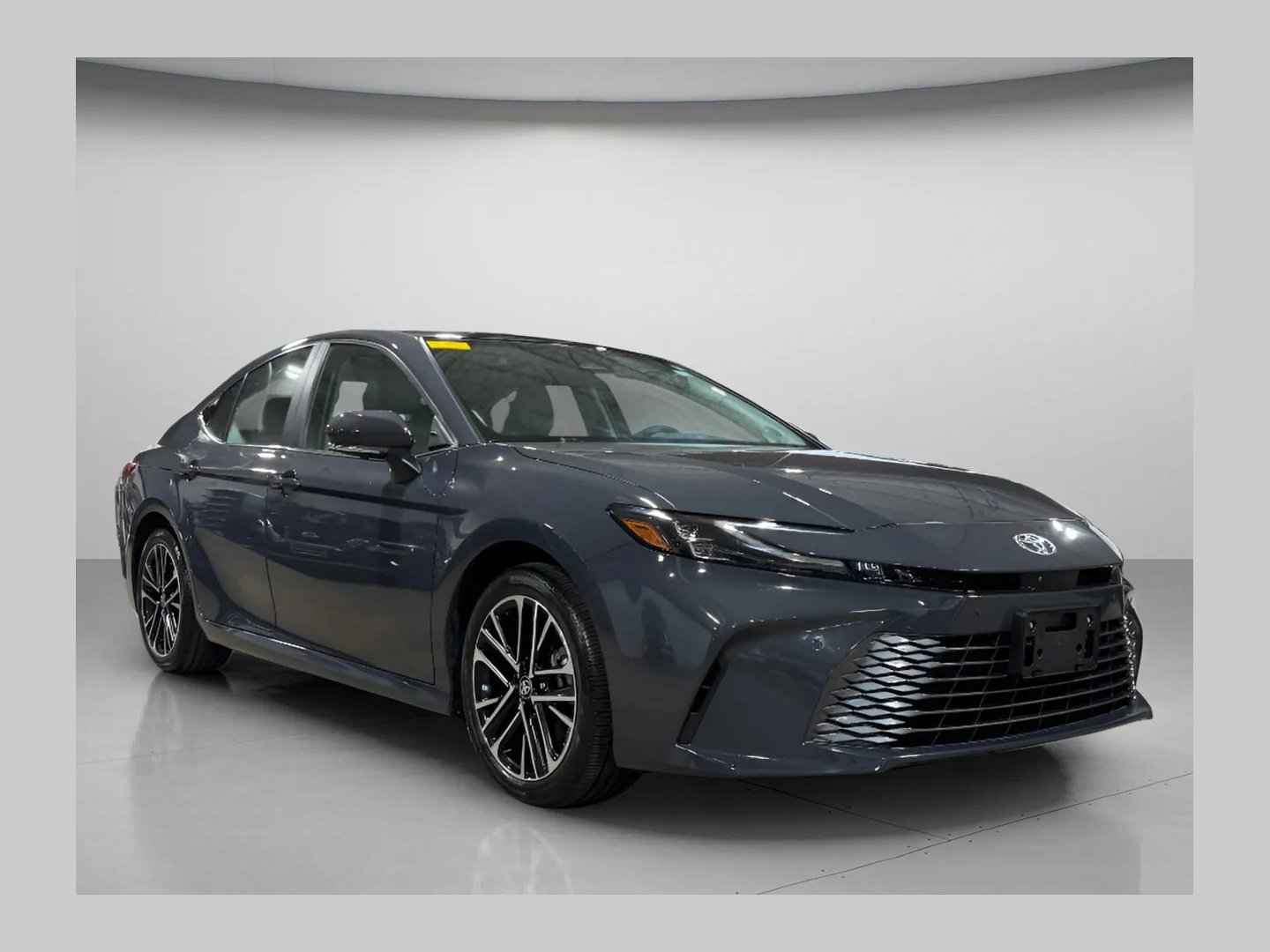 Used 2026 Toyota Camry XLE w/ Premium Plus Package AWD/4WD image 1
