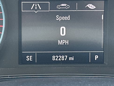 Used 2018 Chevrolet Cruze LT w/ Convenience Package FWD image 21