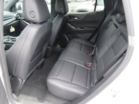 Used 2026 Chevrolet Equinox LT w/ Convenience Package II FWD image 32