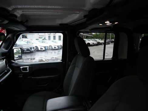 Used 2020 Jeep Gladiator Sport w/ Quick Order Package 24S AWD/4WD image 11