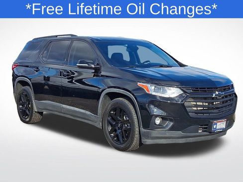 Used 2020 Chevrolet Traverse LT w/ Driver Confidence II Package image 1