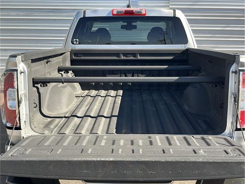 Used 2015 GMC Canyon SLE image 29