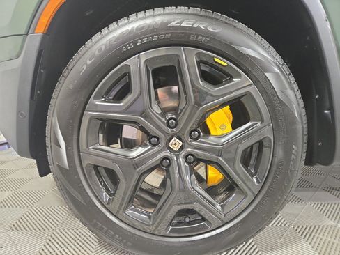 Used 2023 Rivian R1S Adventure image 9