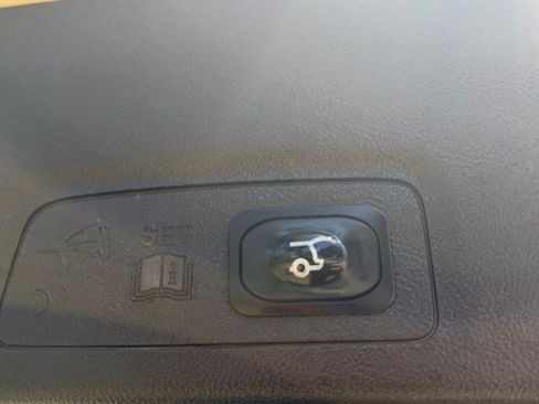 Used 2018 Lincoln MKC Premiere FWD image 30