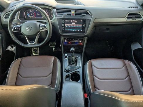 Used 2022 Volkswagen Tiguan SEL R-Line image 17