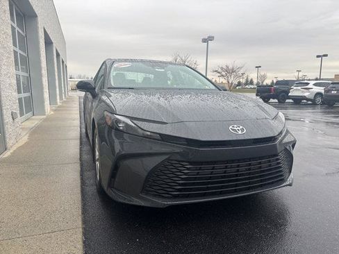 Certified 2025 Toyota Camry LE image 3